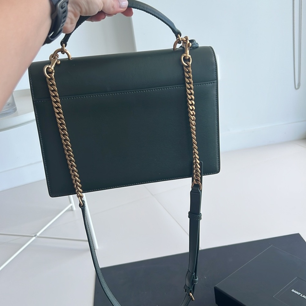 Authentic Saint Laurent Green Leather Shoulder Bag with Iconic YSL Logo. - Picture 6 of 16